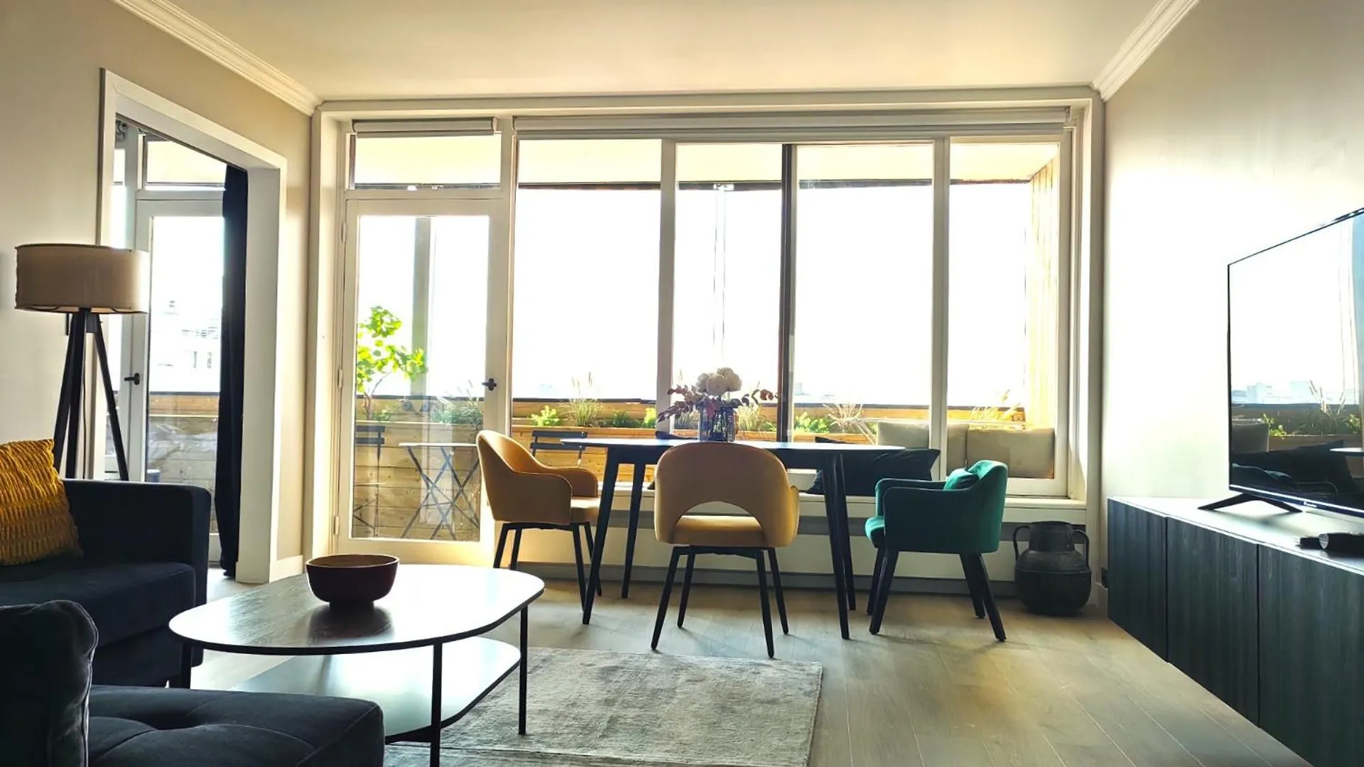 Large Apartment 55 M² ,View & Terrace Paris