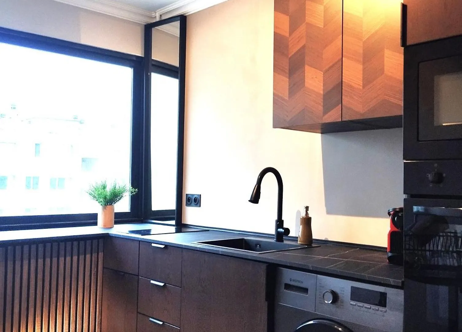 Large Apartment 55 M² ,View & Terrace Paris France