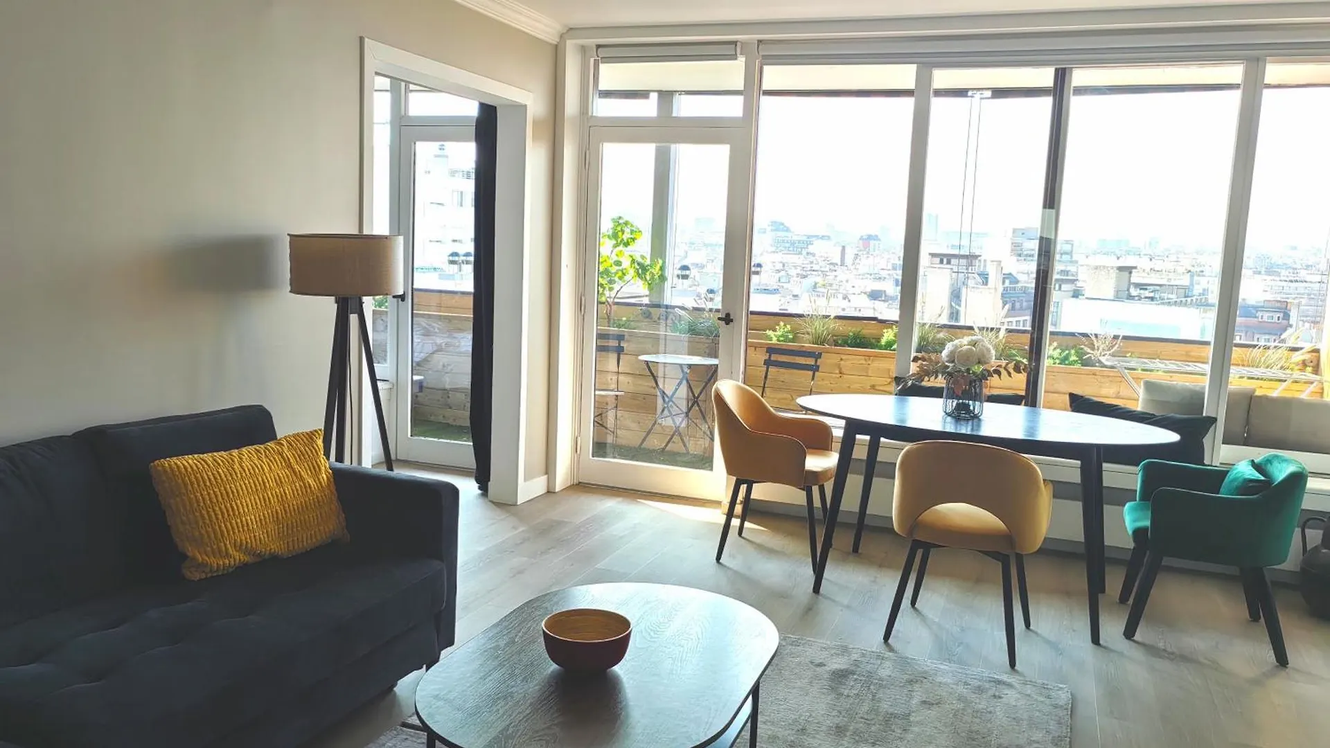 Large Apartment 55 M² ,View & Terrace Paris